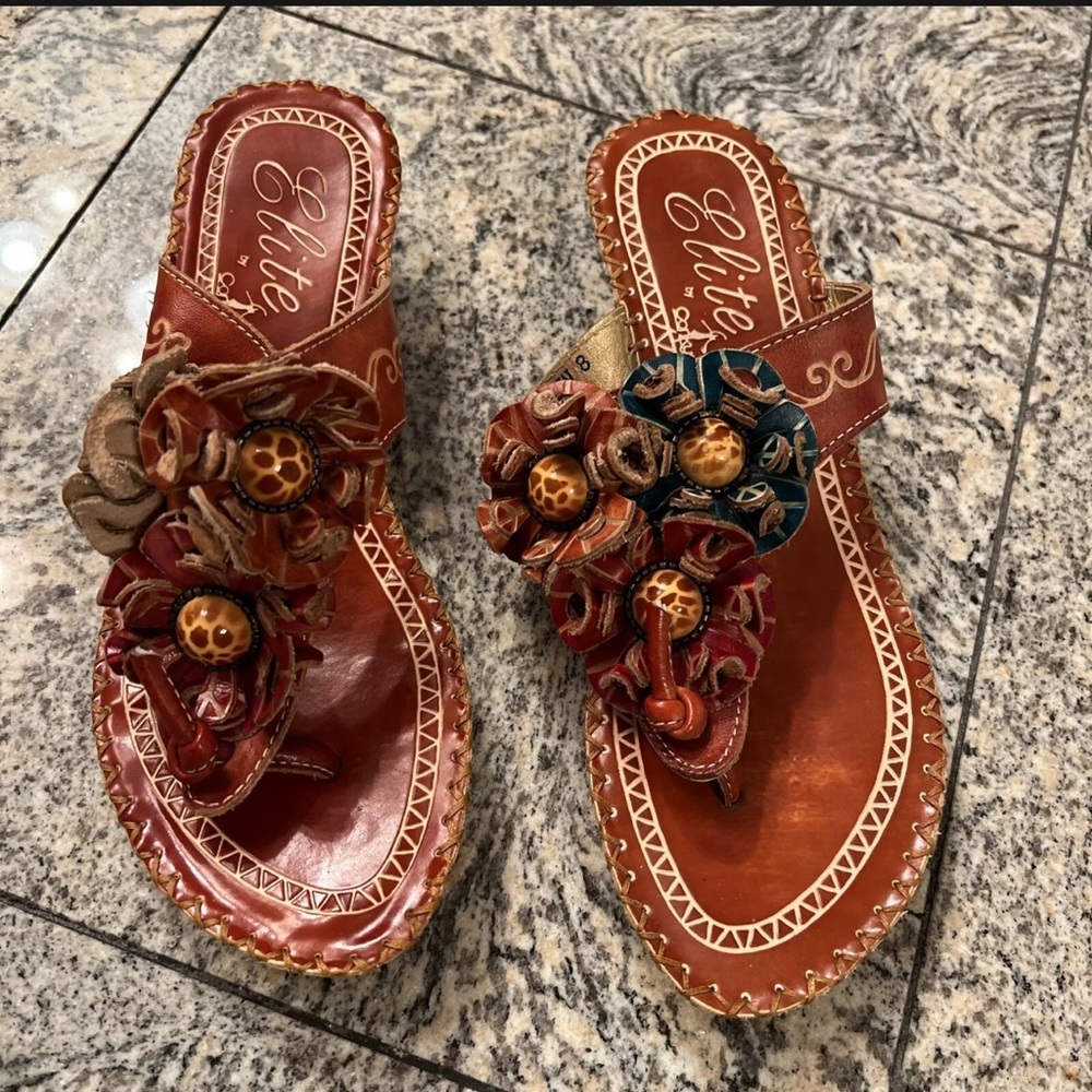 Elite by Corky’s Robin size 8